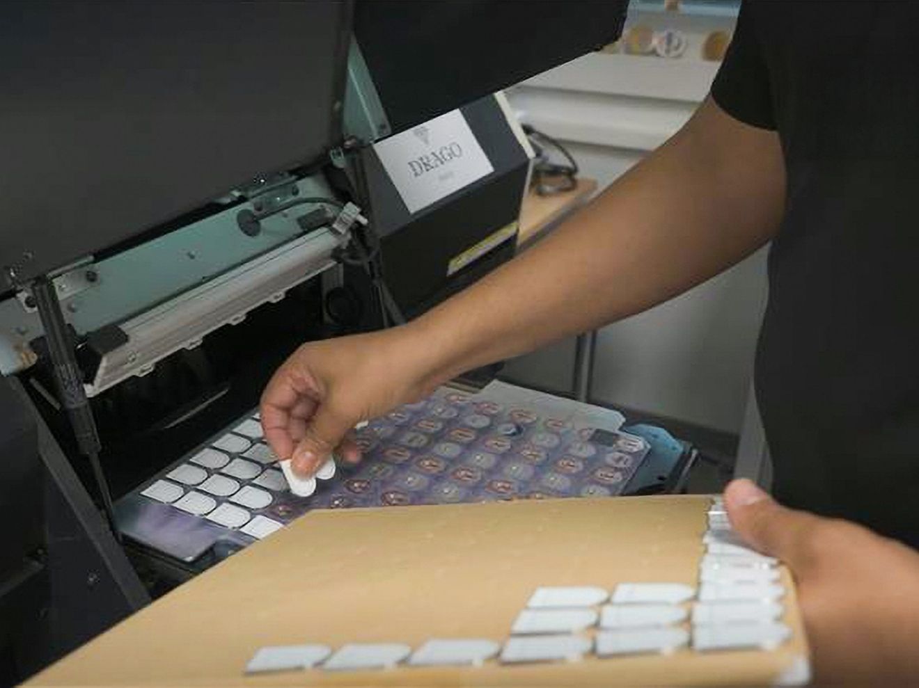 production pin's personnalisé